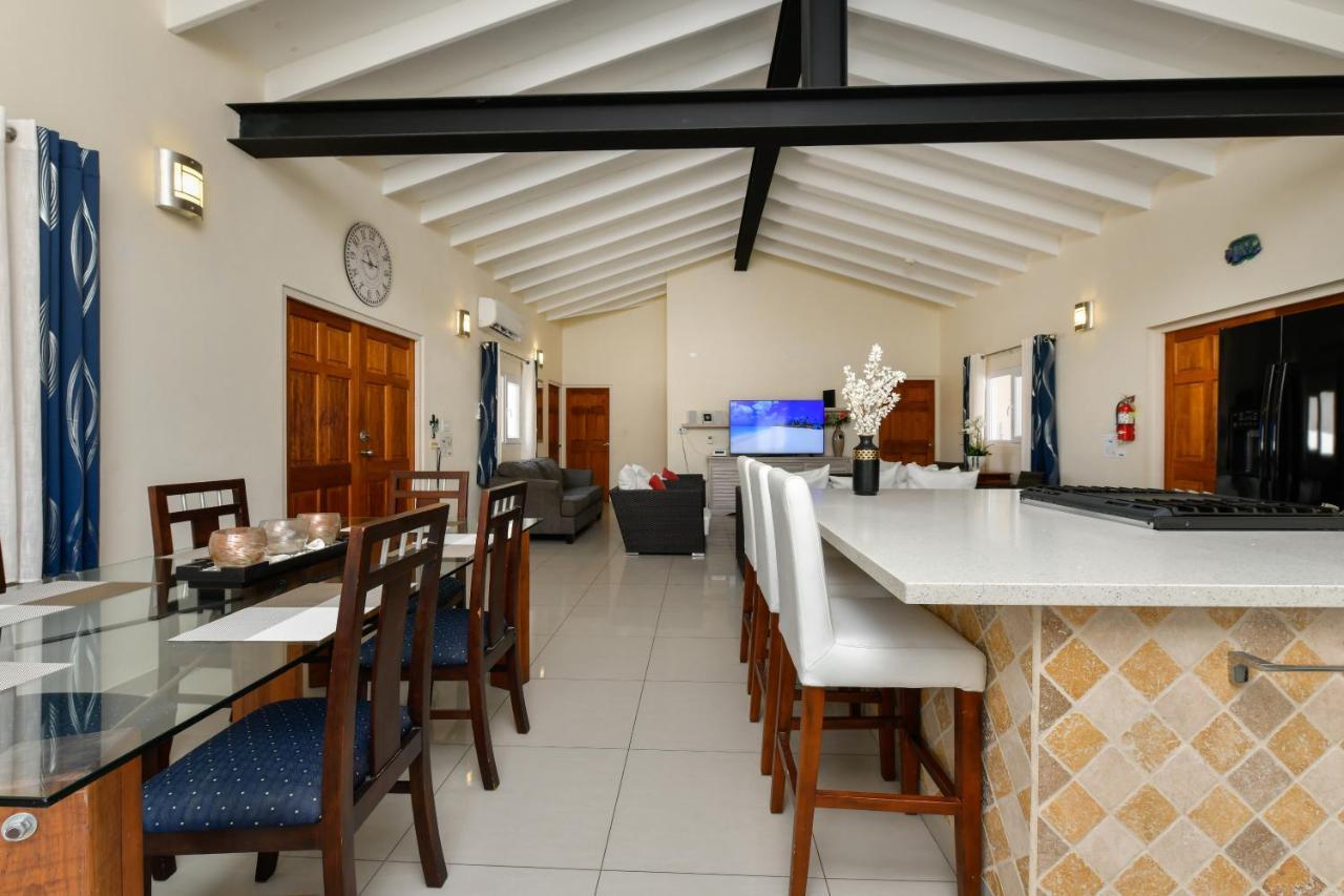 Villa Swiss Paradise With Private Pool Palm Beach Buitenkant foto