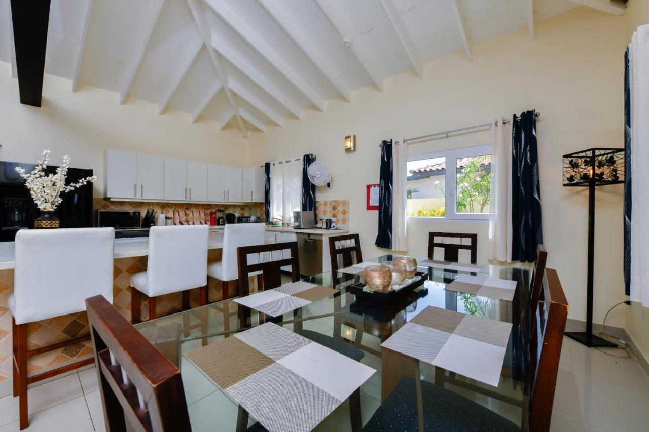 Villa Swiss Paradise With Private Pool Palm Beach Buitenkant foto