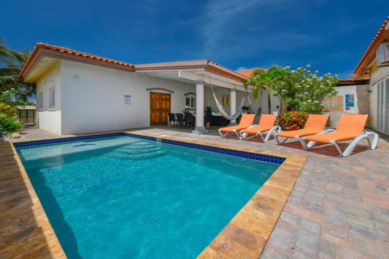 Villa Swiss Paradise With Private Pool Palm Beach Buitenkant foto