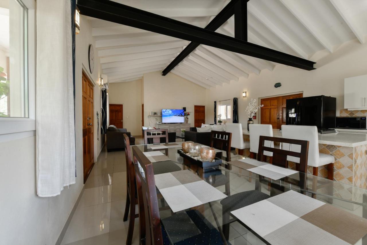 Villa Swiss Paradise With Private Pool Palm Beach Buitenkant foto