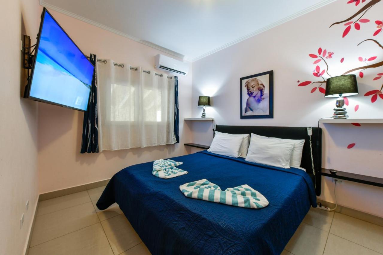 Villa Swiss Paradise With Private Pool Palm Beach Buitenkant foto