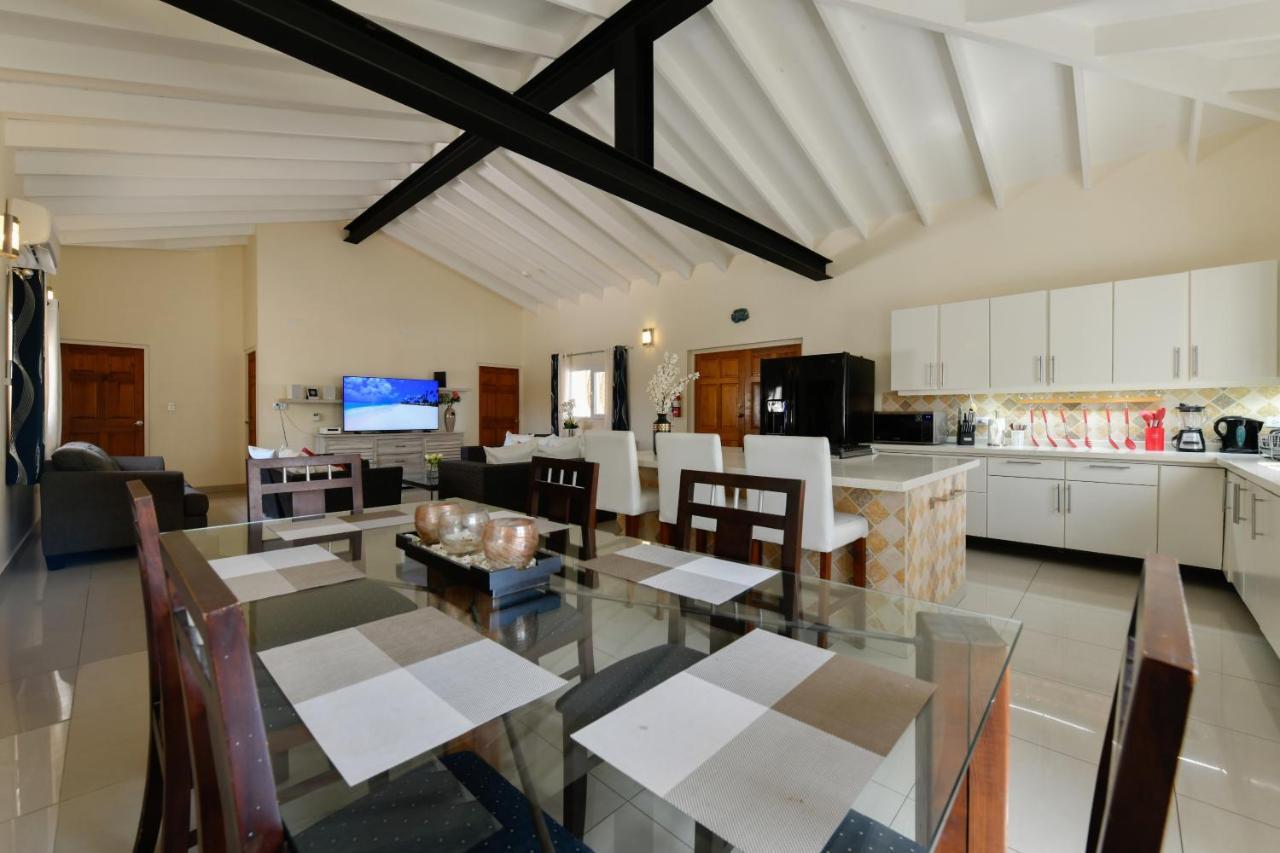 Villa Swiss Paradise With Private Pool Palm Beach Buitenkant foto