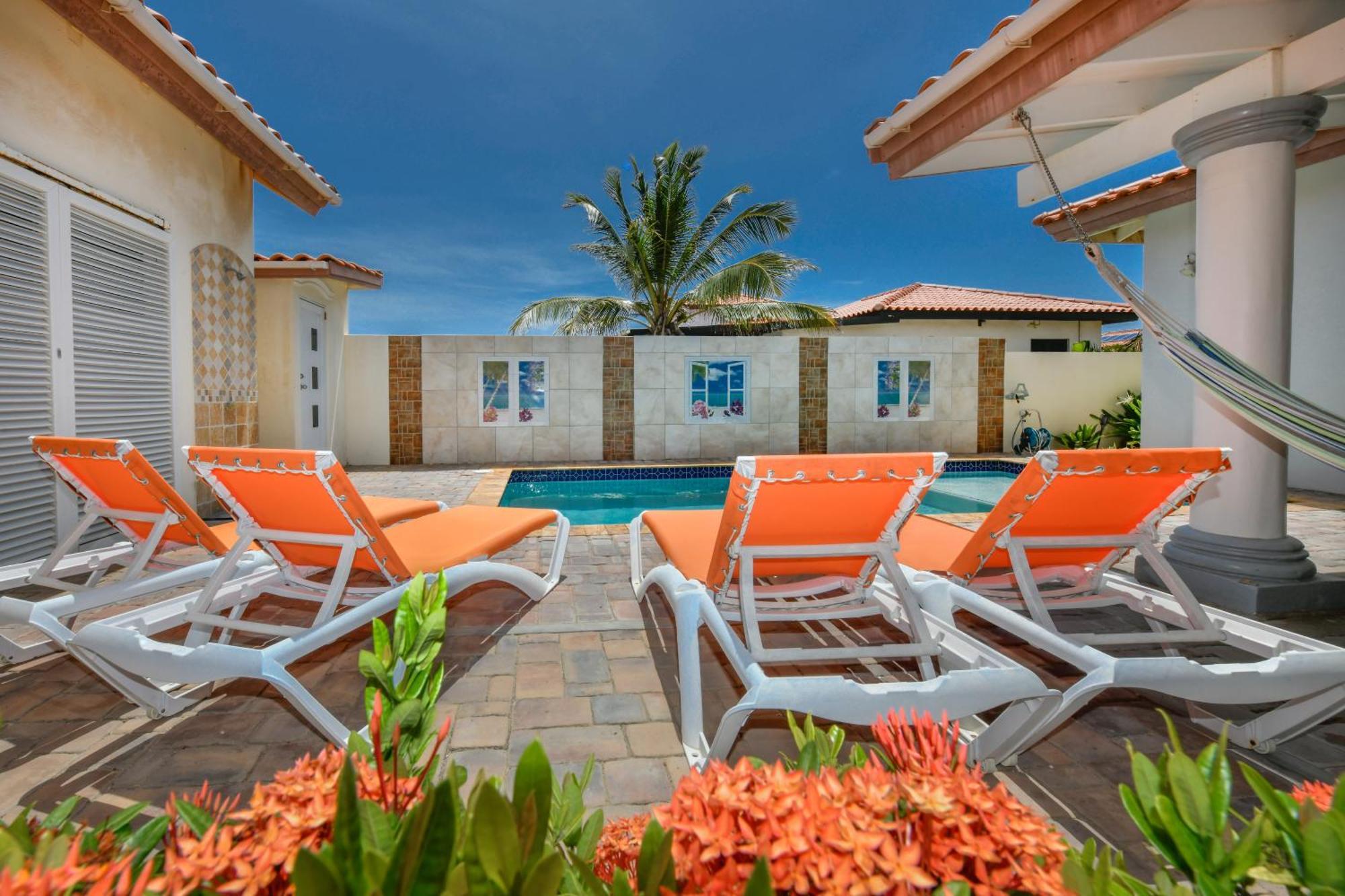 Villa Swiss Paradise With Private Pool Palm Beach Buitenkant foto