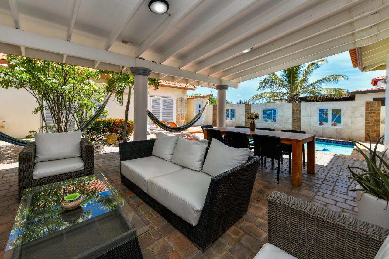 Villa Swiss Paradise With Private Pool Palm Beach Buitenkant foto