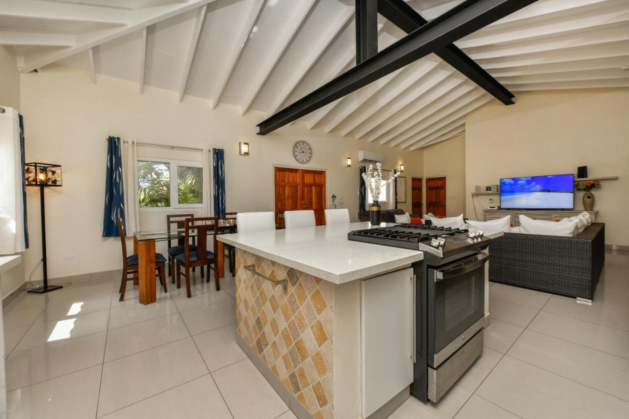 Villa Swiss Paradise With Private Pool Palm Beach Buitenkant foto