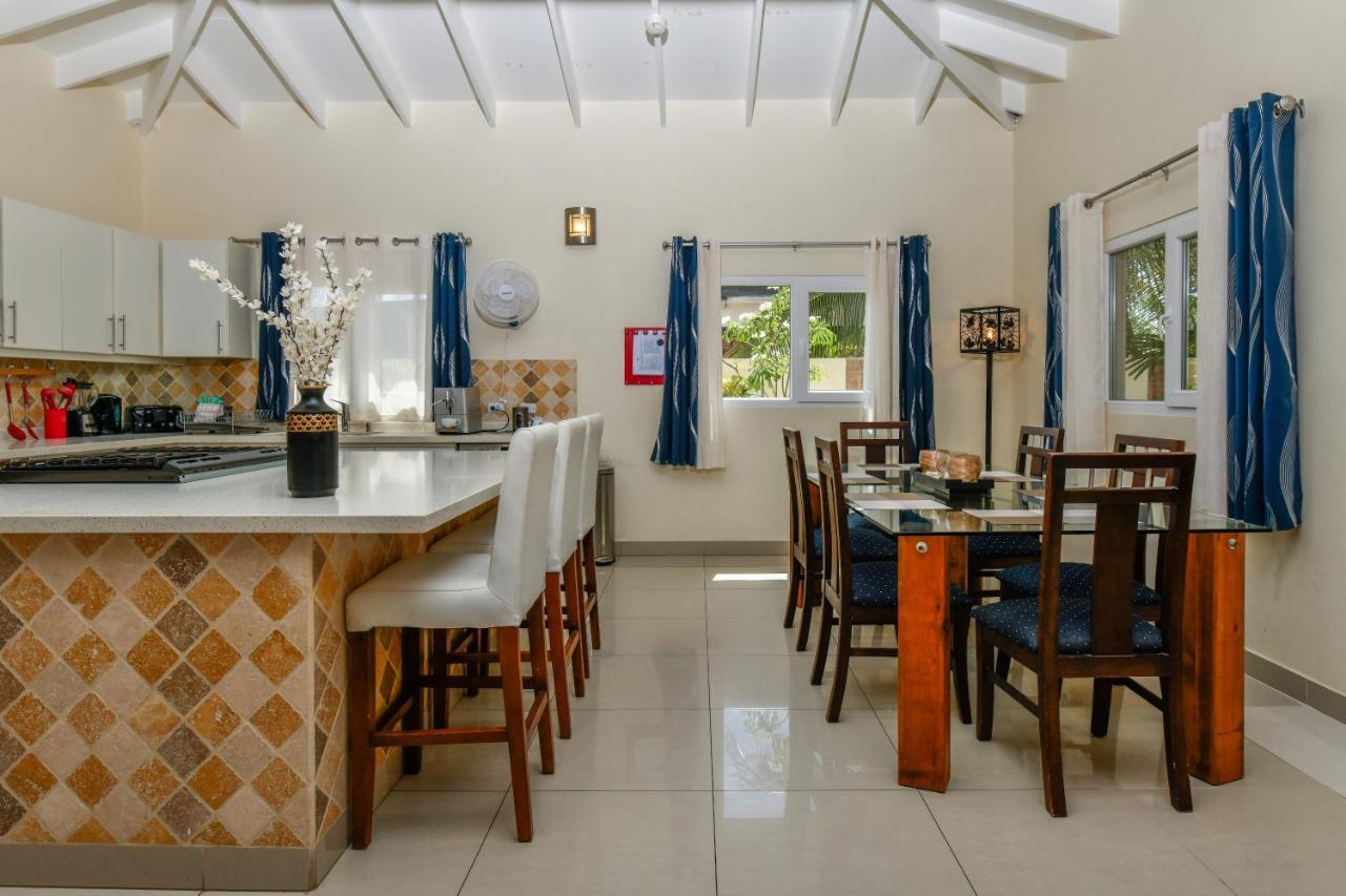 Villa Swiss Paradise With Private Pool Palm Beach Buitenkant foto