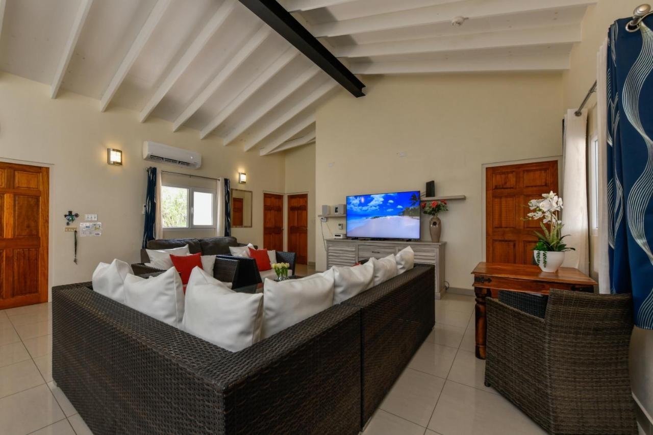 Villa Swiss Paradise With Private Pool Palm Beach Buitenkant foto